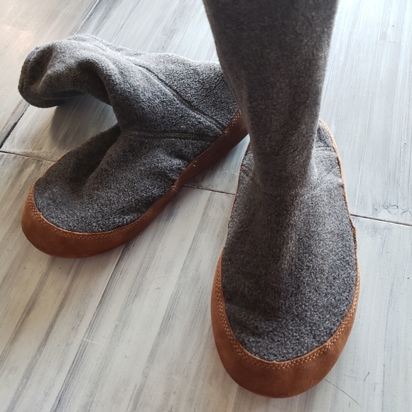 LL Bean winter indoor sleeper boots - Picture 2 of 6